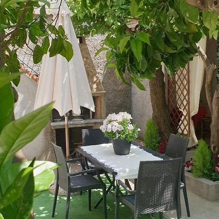 Casa Vacanze Con Giardino E Area Barbecue Martis エクステリア 写真